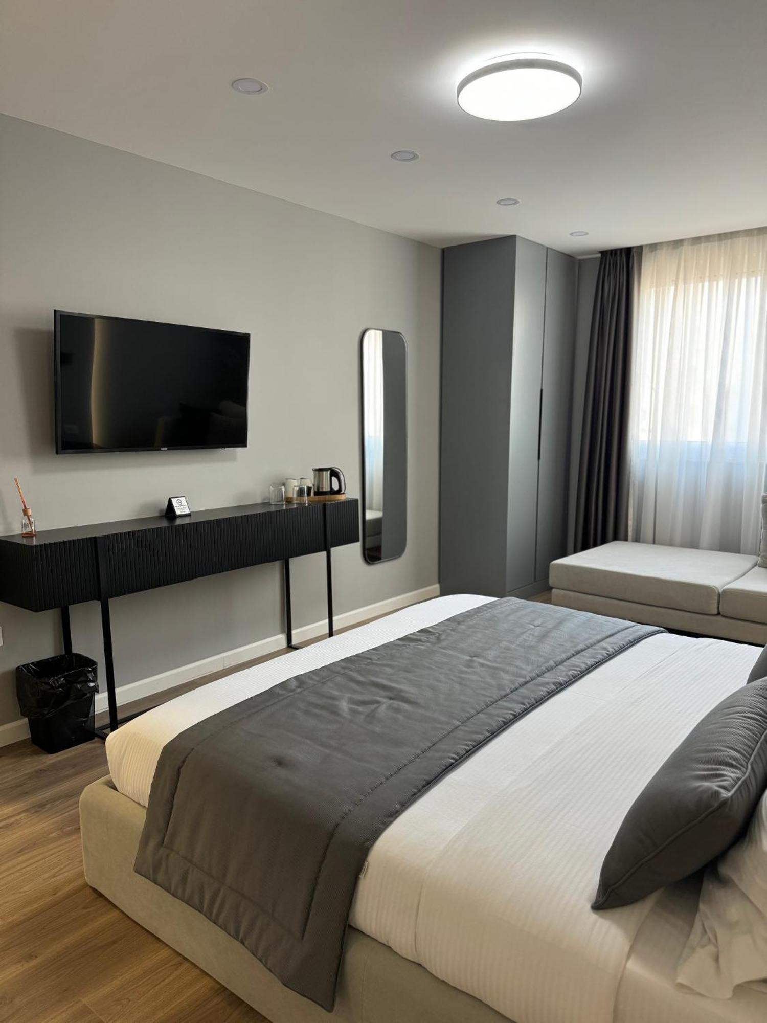 L'Hotel تيرانا المظهر الخارجي الصورة